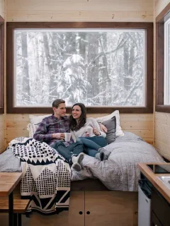 Customize Your Tiny House: Creative Small Space Upcycling Ideas