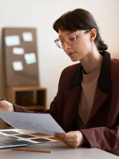 woman planning her Savings strategies.