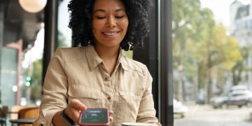 Woman using her Digital Wallets.