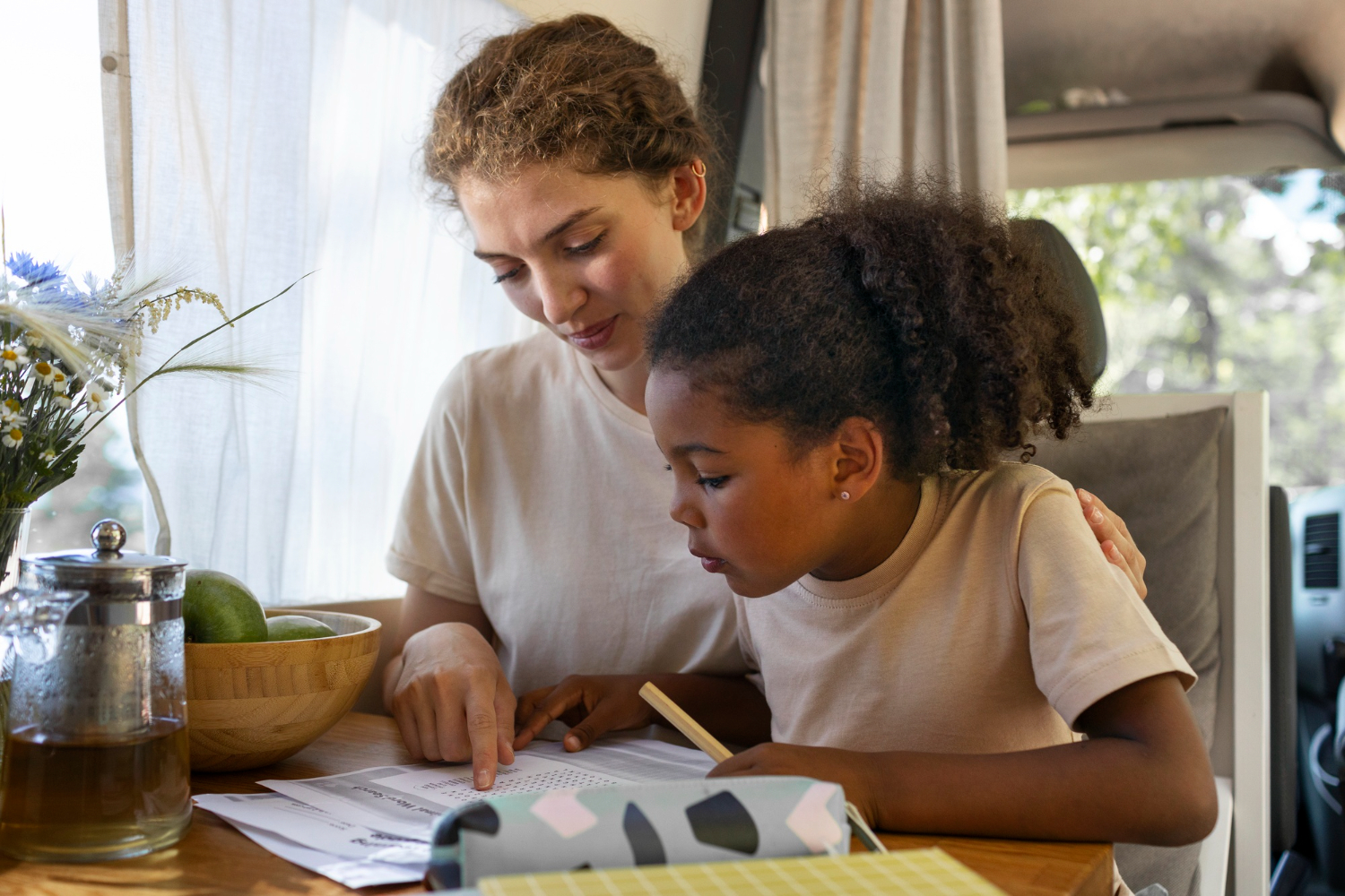 mother teaches financial education to children